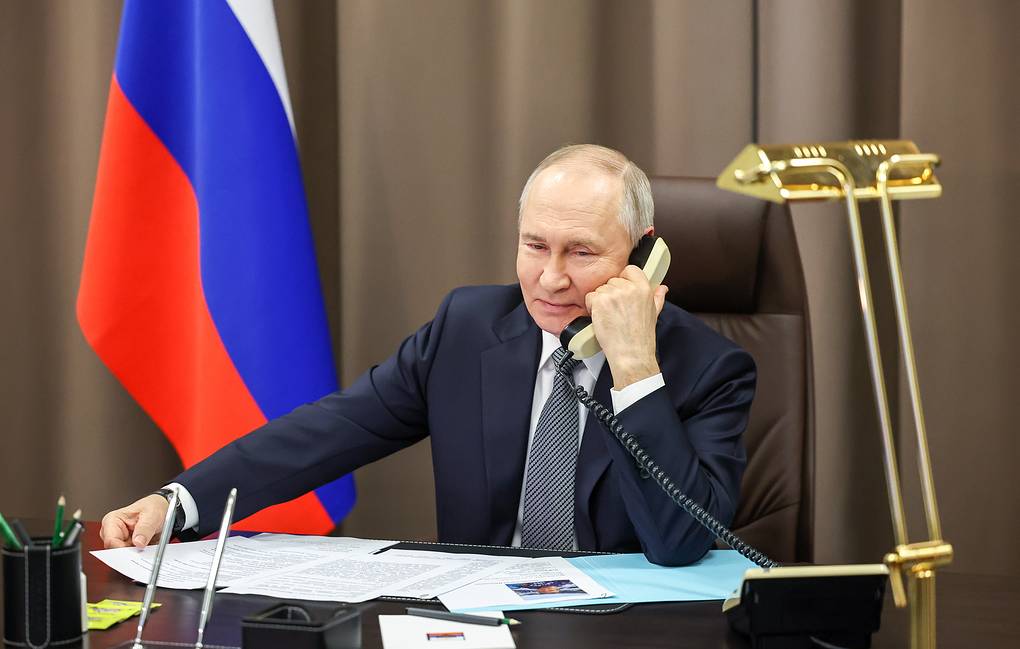 /images/noticias/Vladimir-Putin-of-Russia-On-a-phone-call-with-Masoud-Pezeshkian-of-Iran.jpg
